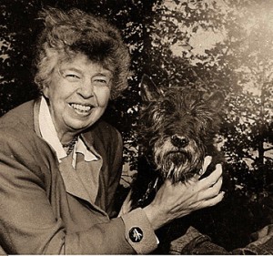 Eleanor_Roosevelt_with_Fala_2